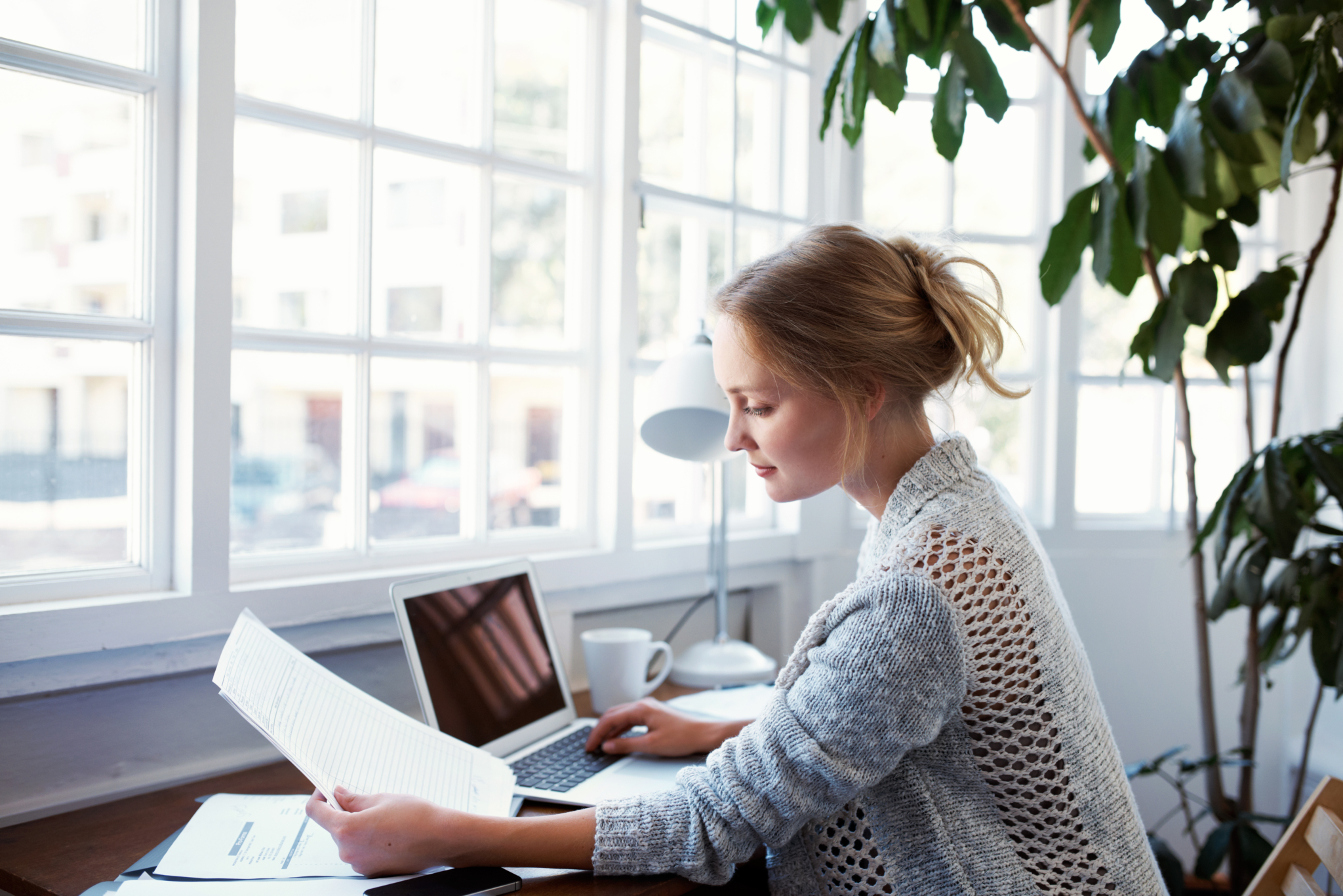 Women building. Telecommuting. Teleworking. Home working. Financial Aid.